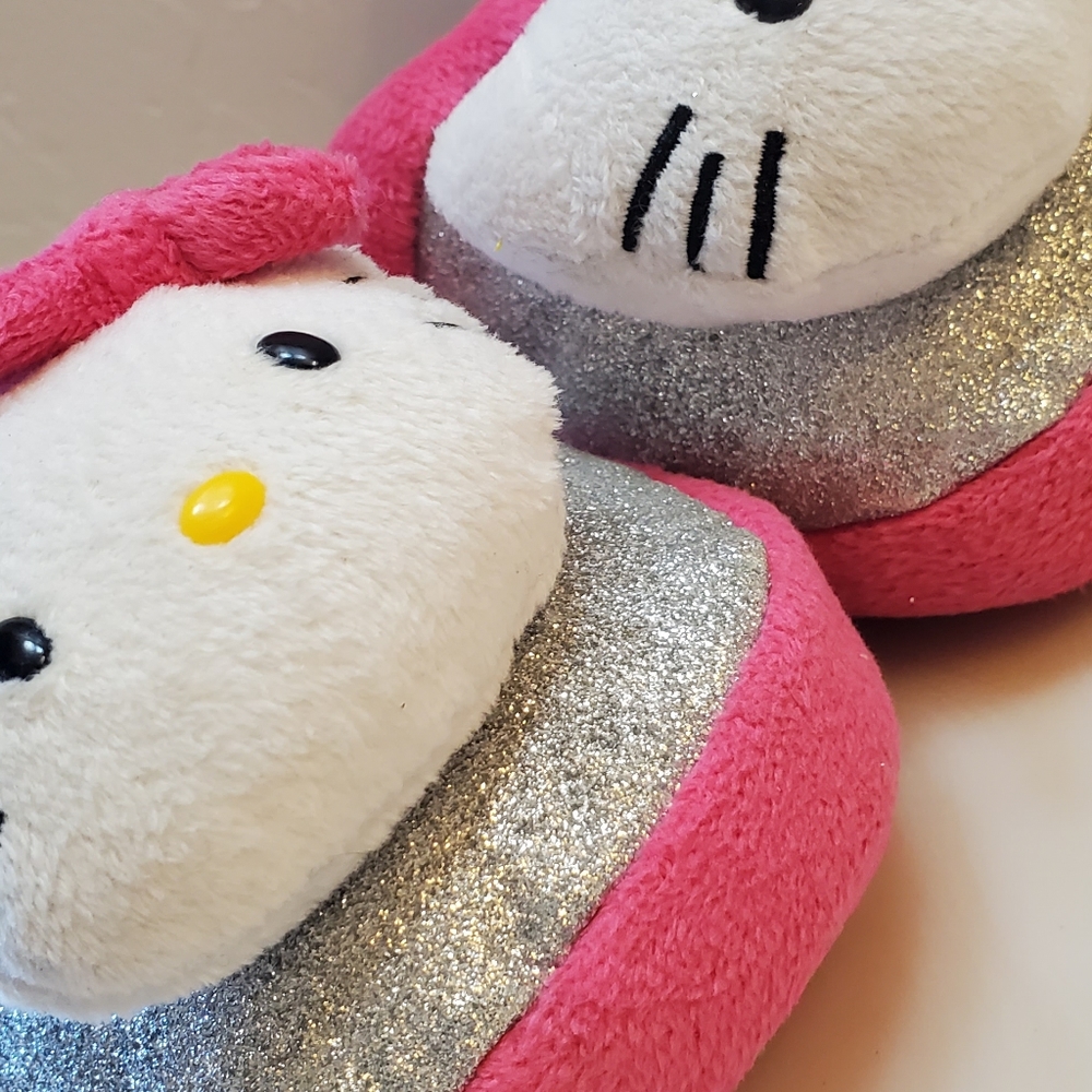 HELLO KITTY SAMRIO GIRLS SLIPPERS SZ 2-3 - Picture 6 of 11